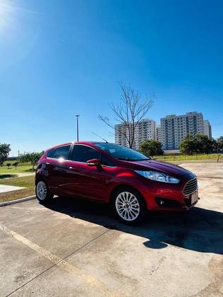 FORD FIESTA 1.6 TITANIUM HATCH 16V FLEX 4P POWERSHIFT FORD FIESTA 1.6 TITANIUM HATCH 16V FLEX 4P POWERSHIFT